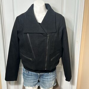MARALYN&ME CROPPED BLACK SIDE ZIPPER JACKET IN SIZE XL